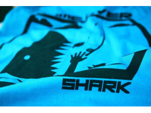 HOTSPOT Design Tričko Game Over Shark Man