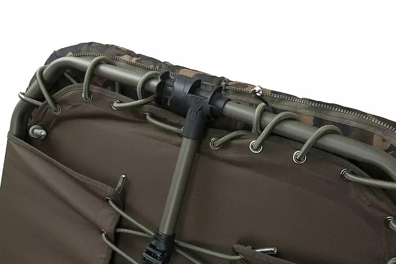 FOX Lehátko s vestavěným spacákem FLATLINER 8 LEG 3 SEASON SLEEP SYSTEM