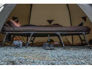 FOX Lehátko s vestavěným spacákem FLATLINER 8 LEG 3 SEASON SLEEP SYSTEM