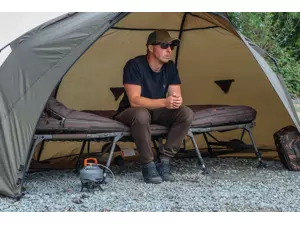 FOX Lehátko s vestavěným spacákem FLATLINER 8 LEG 3 SEASON SLEEP SYSTEM