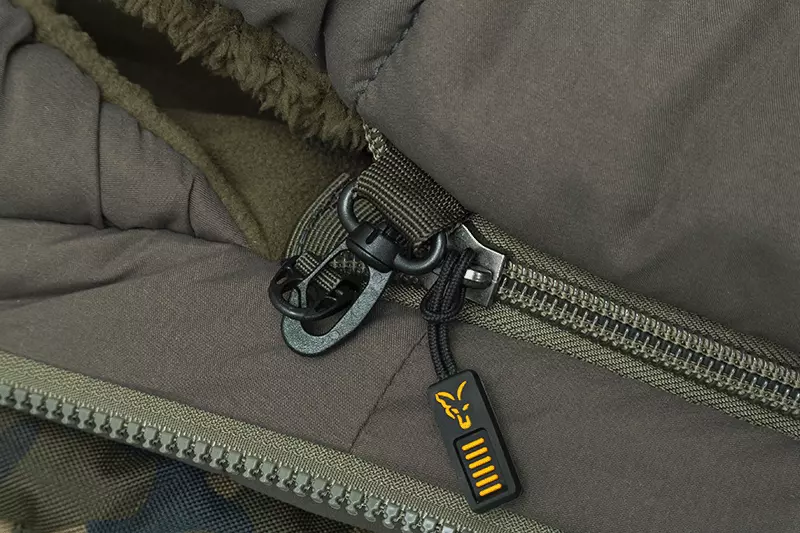 FOX Lehátko s vestavěným spacákem FLATLINER 8 LEG 5 SEASON SLEEP SYSTEM