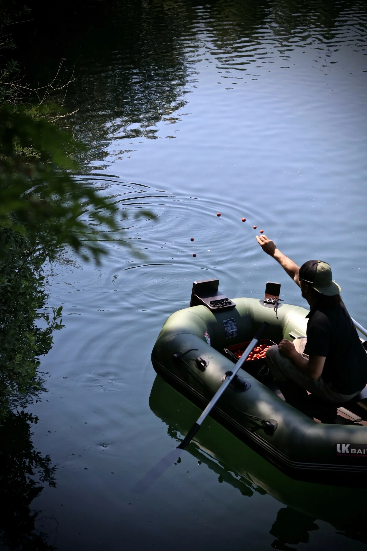 LK Baits člun Top Khaki Sonar 240 - skládací podlaha