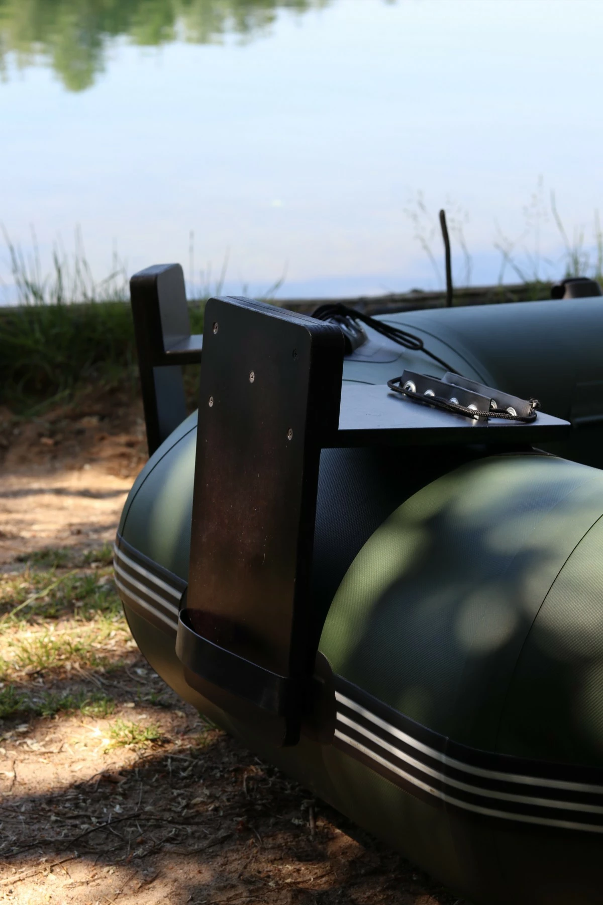 LK Baits člun Top Khaki Sonar 240 - skládací podlaha