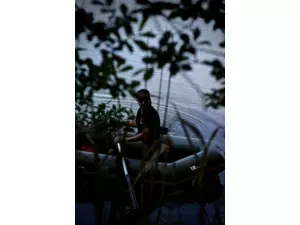 LK Baits člun Top Khaki Sonar 220 - skládací podlaha