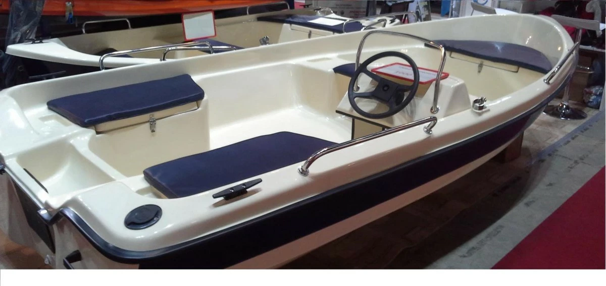 BOAT007 Lipno 404 lux