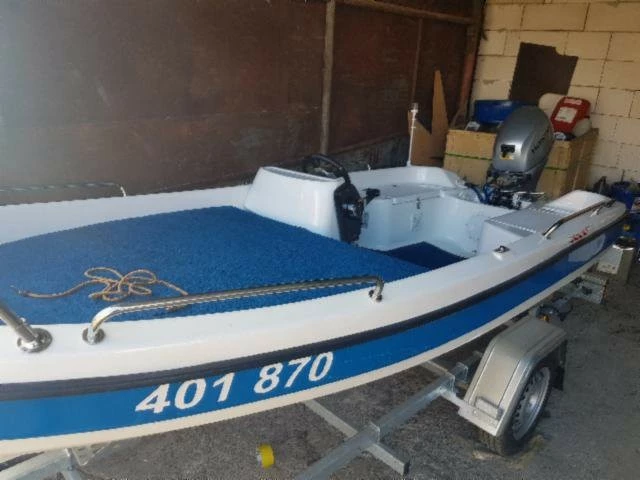 BOAT007 Lipno 404 lux