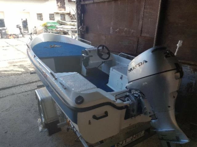 BOAT007 Lipno 404 lux