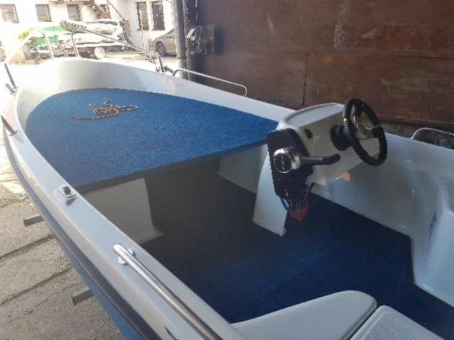 BOAT007 Lipno 404 lux