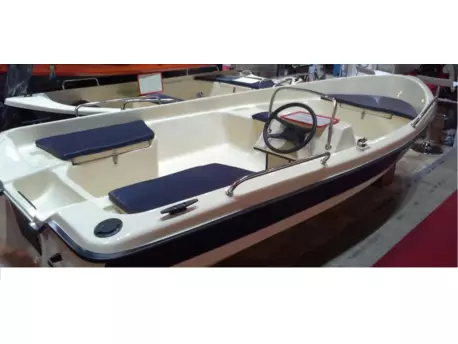 BOAT007 Lipno 404 lux