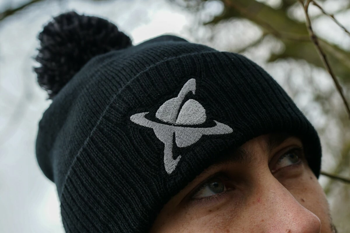 CC Moore oblečení - Zimní čepice Bobble Black