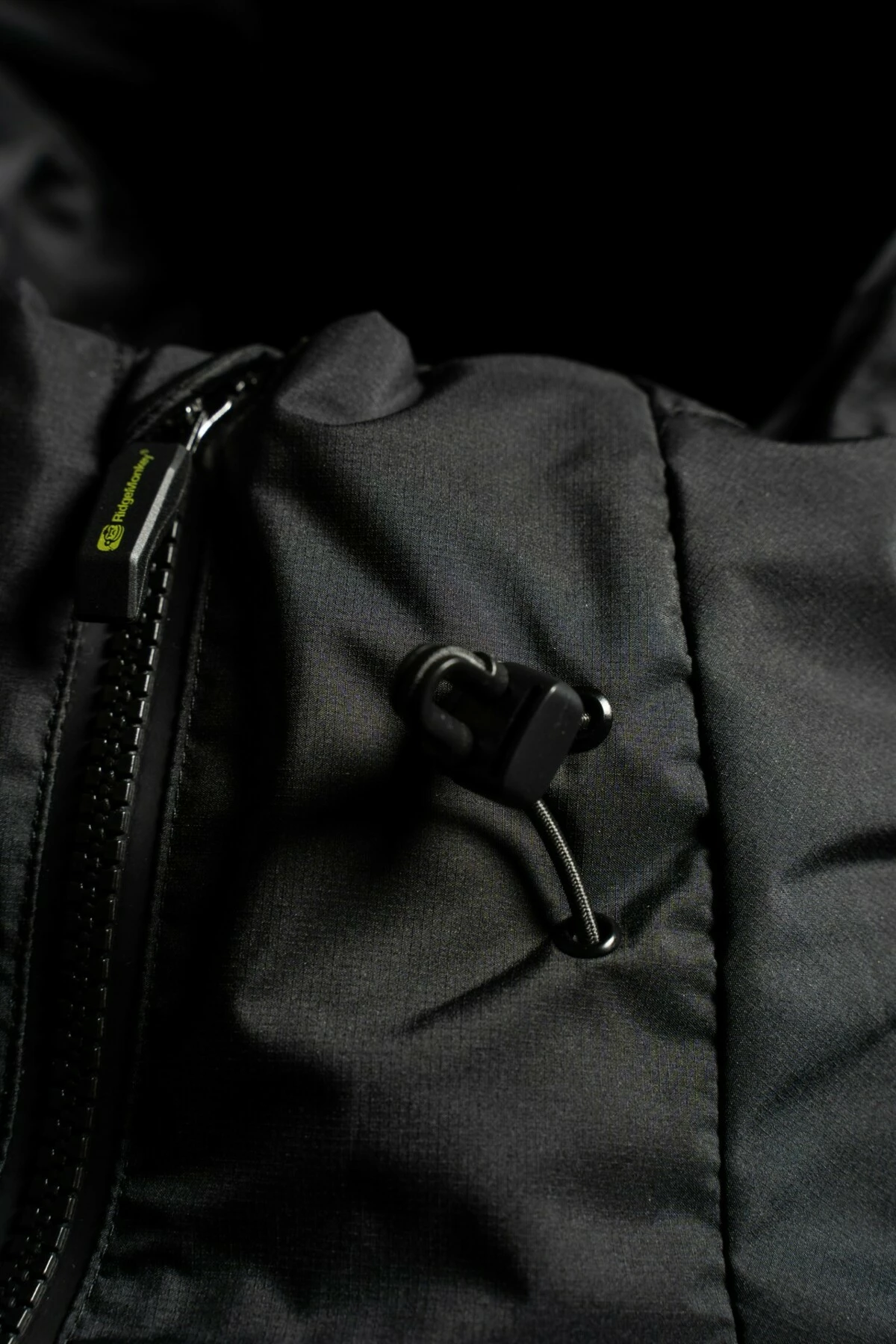 RidgeMonkey: Bunda APEarel Dropback K2 Waterproof Coat černá