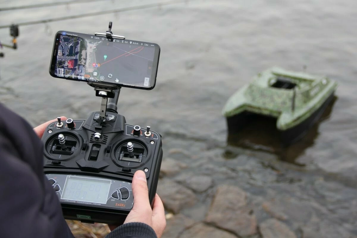 DEVICT Zavážecí loďka Catamaran Fishing robot VÝPRODEJ