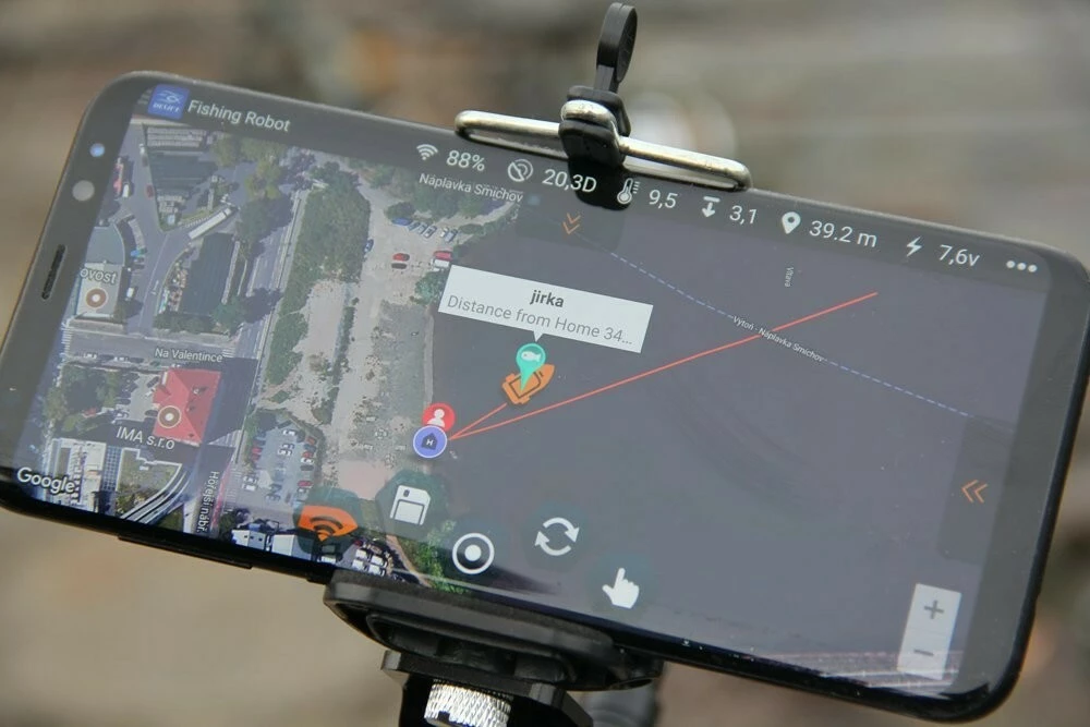 DEVICT Zavážecí loďka Catamaran Fishing robot VÝPRODEJ