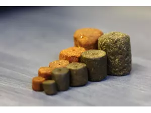 Halibut pelety s dírou 20kg