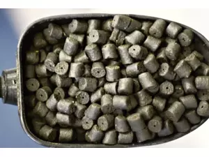 Halibut pelety s dírou 20kg