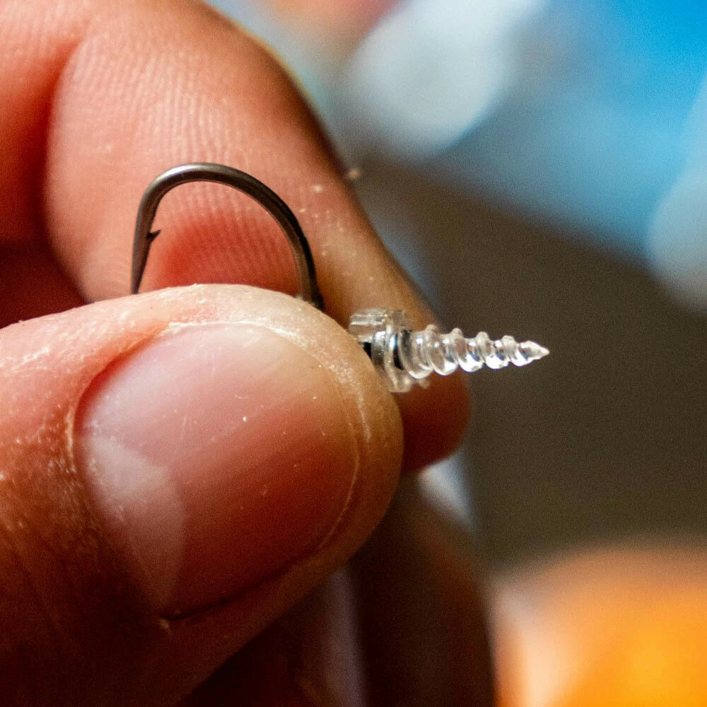 Giants fishing Kolíček s obratlíkem a kroužkem Screw with Ring Swivel