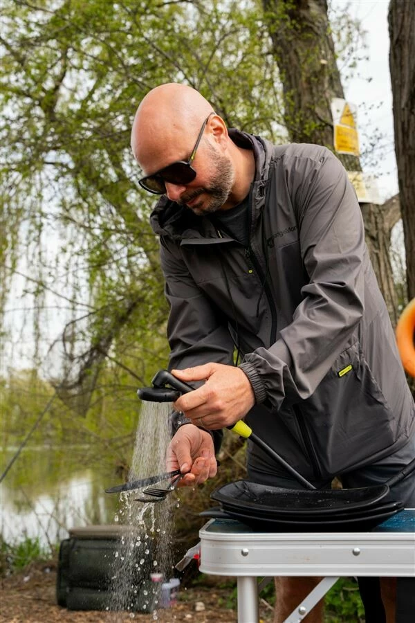 RidgeMonkey: Sprcha s kanystrem Outdoor Power Shower Full Kit