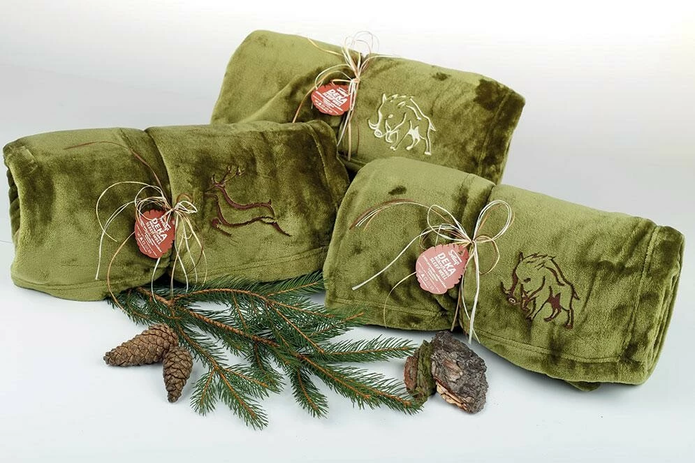 Deka z mikroflanelu SLEEP WELL HNĚDÁ -150x200cm, výšivka PRO MYSLIVCE - KANEC VÝPRODEJ