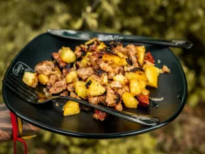 Giants fishing Set nádobí - termo hrenek + sada příborů + talíř