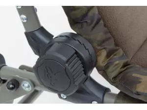 FOX Křeslo Series R1 Camo Chair VYSTAVENÝ KUS