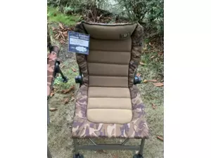 FOX Křeslo Series R1 Camo Chair VYSTAVENÝ KUS