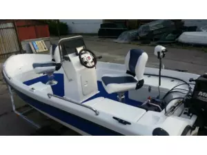 BOAT007 motorový člun Lipno 404 DeLuxe