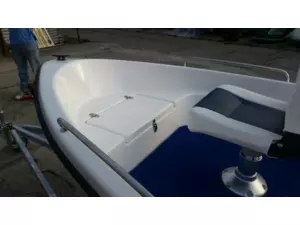 BOAT007 motorový člun Lipno 404 DeLuxe