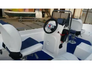 BOAT007 motorový člun Lipno 404 DeLuxe