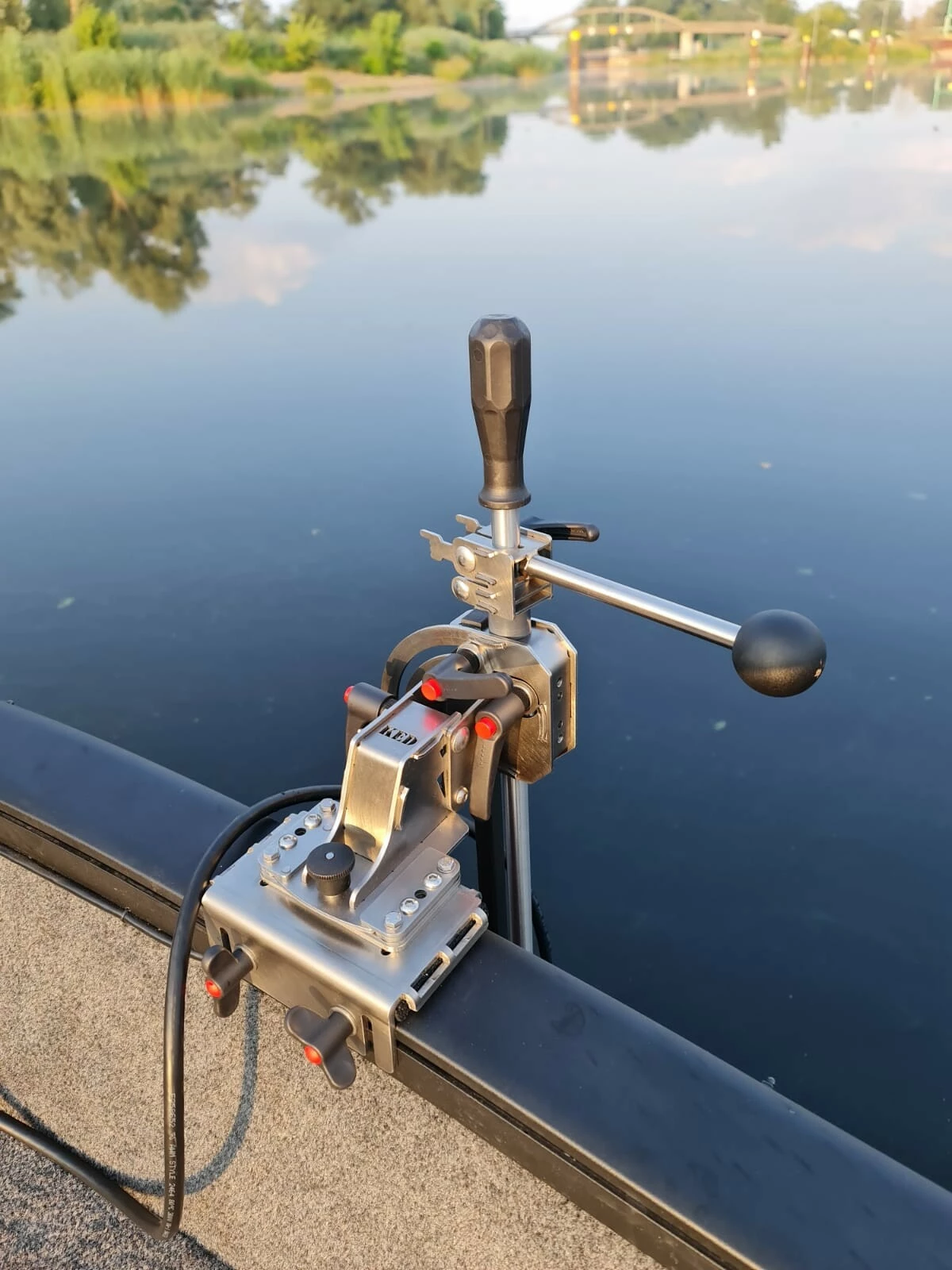 KED Senzorová tyč KedFlex + montážní deska + stabilizátor