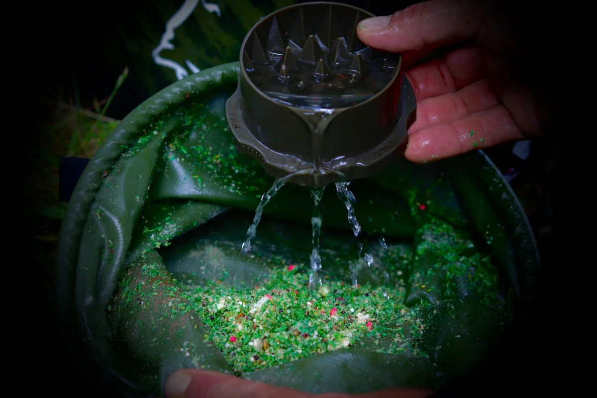 LK Baits IQ Method Mix Amur 1,5kg