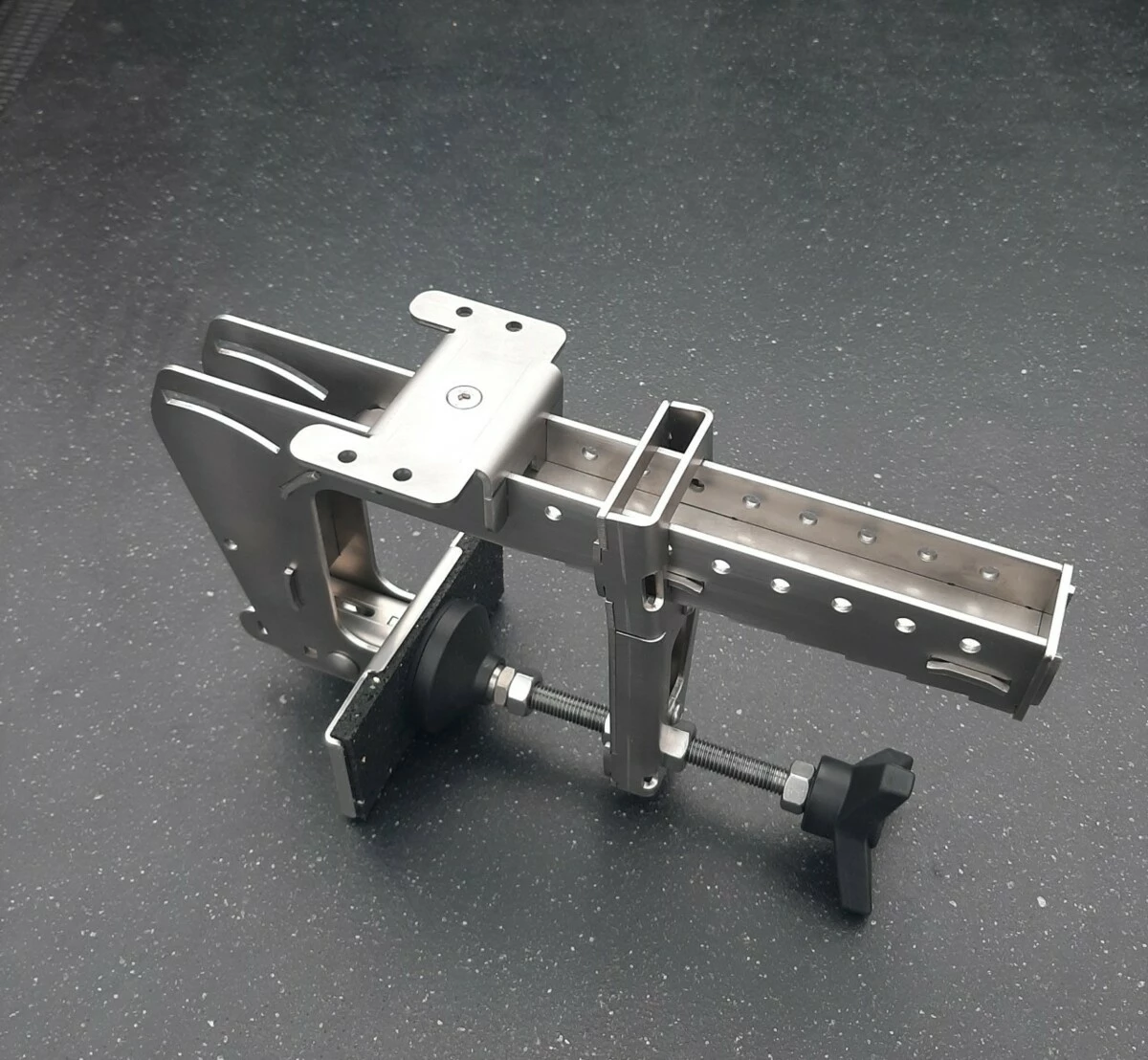 KED upínací držák Šířka upínky 14 cm pro tyč KedFlex