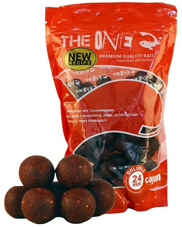 THE ONE Rozpustné boilies Red Soluble Cajun/koření 1 kg VÝPRODEJ
