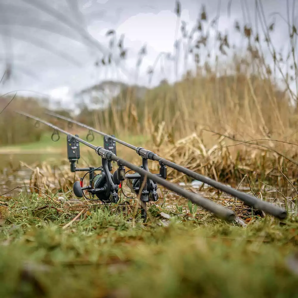 Avid Carp Hrazda na 2 Pruty Lok Down 2 Rod Fixed Buzz Bar 14cm AKCE