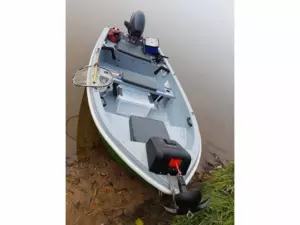 L 345 LUX trimarán - boat007 - šedá