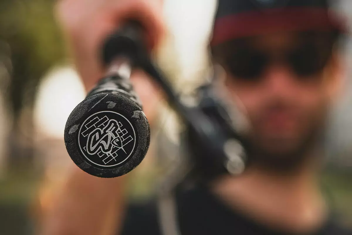 FOX RAGE přívlačový prut Street Fighter Heavy Shad 230cm 10-35g VÝPRODEJ BEZ OBALU