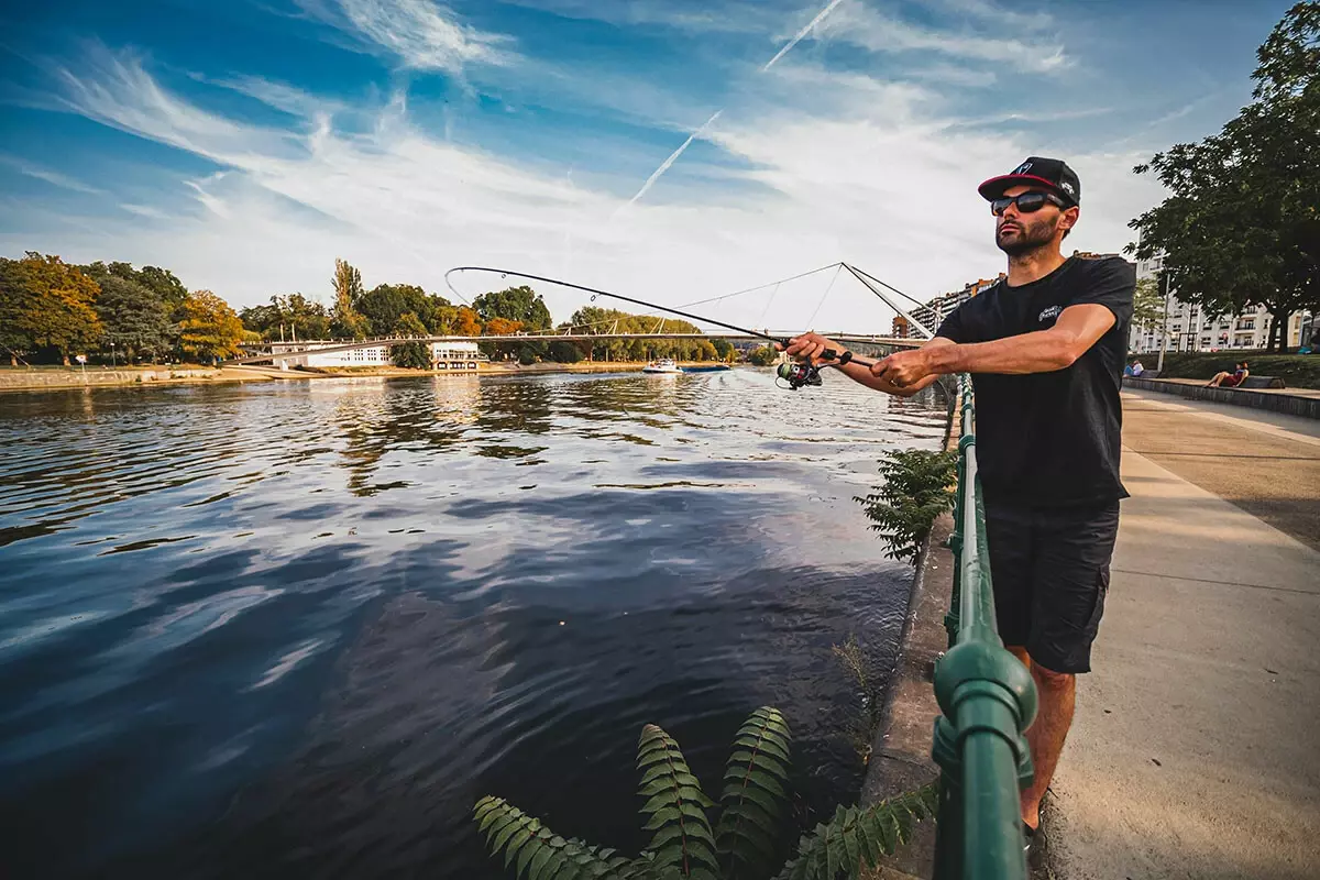 FOX RAGE přívlačový prut Street Fighter Heavy Shad 230cm 10-35g VÝPRODEJ BEZ OBALU