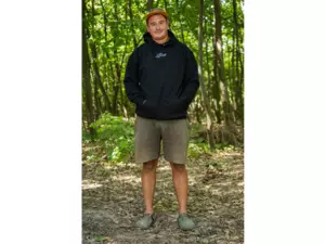 Giants Fishing Mikina pánská černá Kapr u hladiny