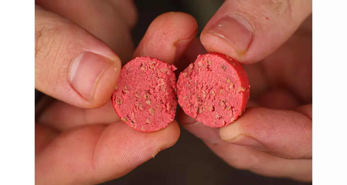 Nikl Rozpustné Criticals boilie Strawberry 250ml