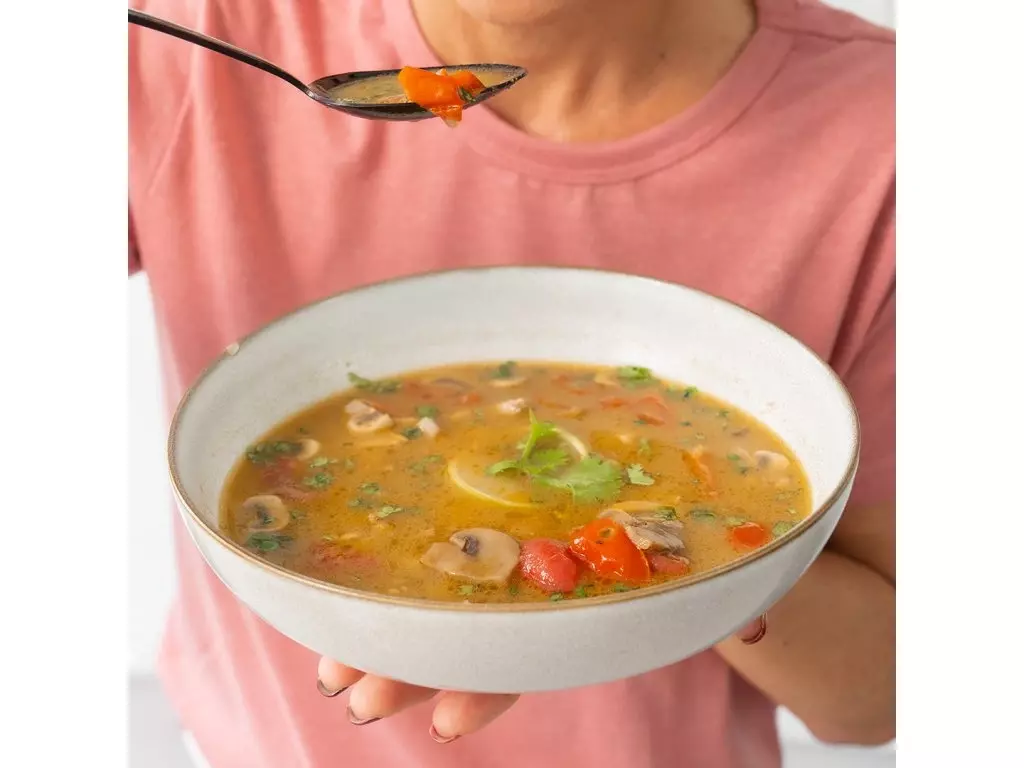 EXPRES MENU Tom Kha Gai - kokosová polévka s kuřecím masem