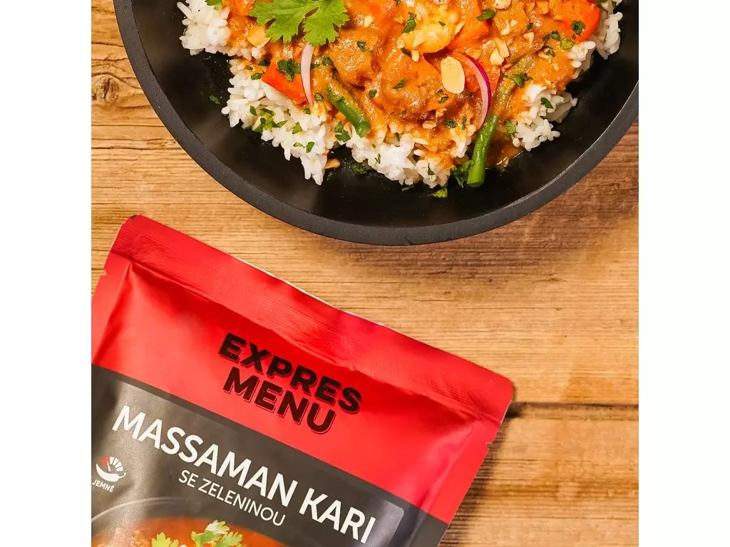 EXPRES MENU Massaman kari se zeleninou