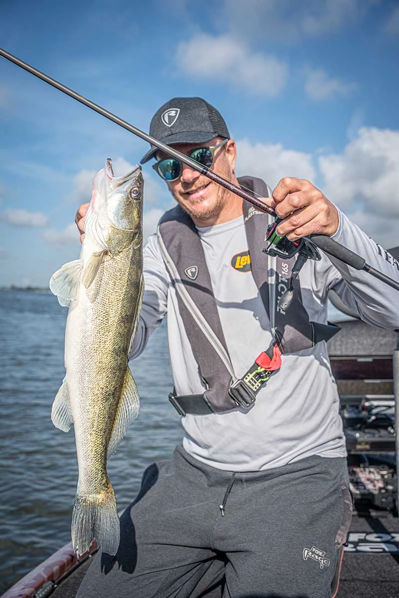 Fox Rage Prut Warrior Zander Jig 2,4 m 10-30 g 2-Díl