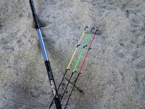 Giants fishing Prut Deluxe Feeder MH 3,3m 100g + naviják GXF 3000FD