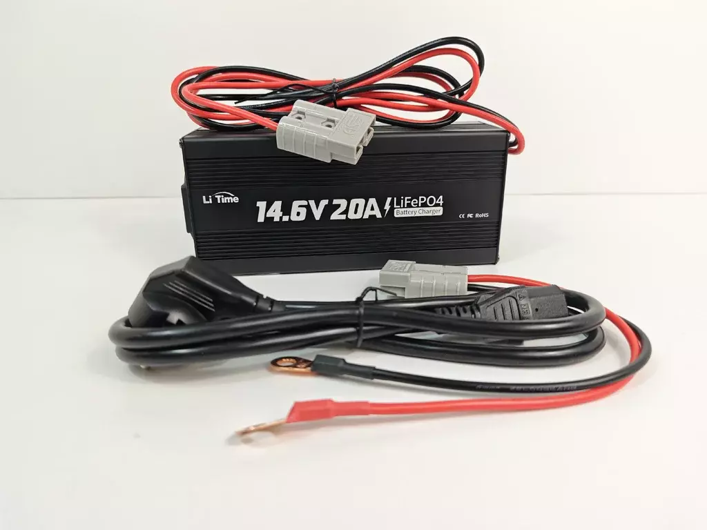 LiTime 14,6V 20A nabíječka pro LiFePO4 baterie