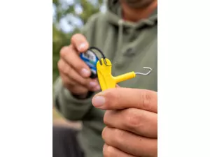 Giants fishing Dotahovač uzlů a stahovač šňůrek Multi Tool 3in1 Knot Puller and Line Stripper