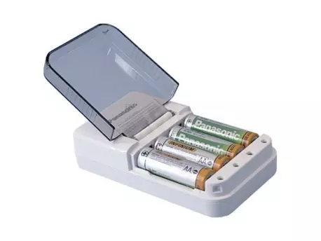 PANASONIC BQ-392 + 4ks AA 2100mAh -50% VÝPRODEJ!!