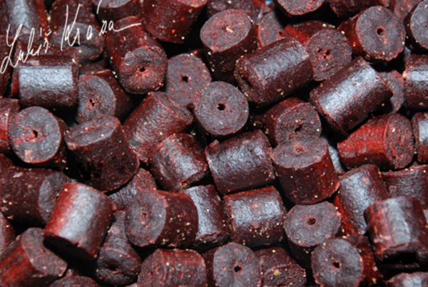 LK Baits Salt Red Hallibut Pellets 1kg, 12mm