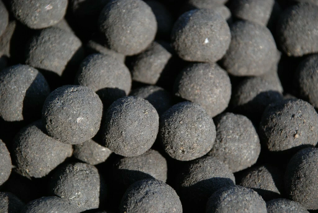 LK Baits Fish Activ Black Protein 250ml, 20mm