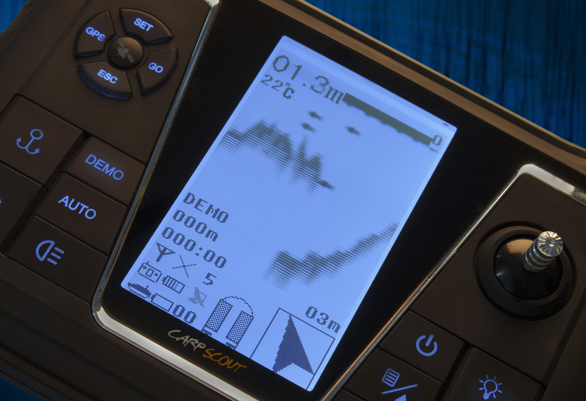 MIVARDI Zavážecí loď Carp Scout Compact 10