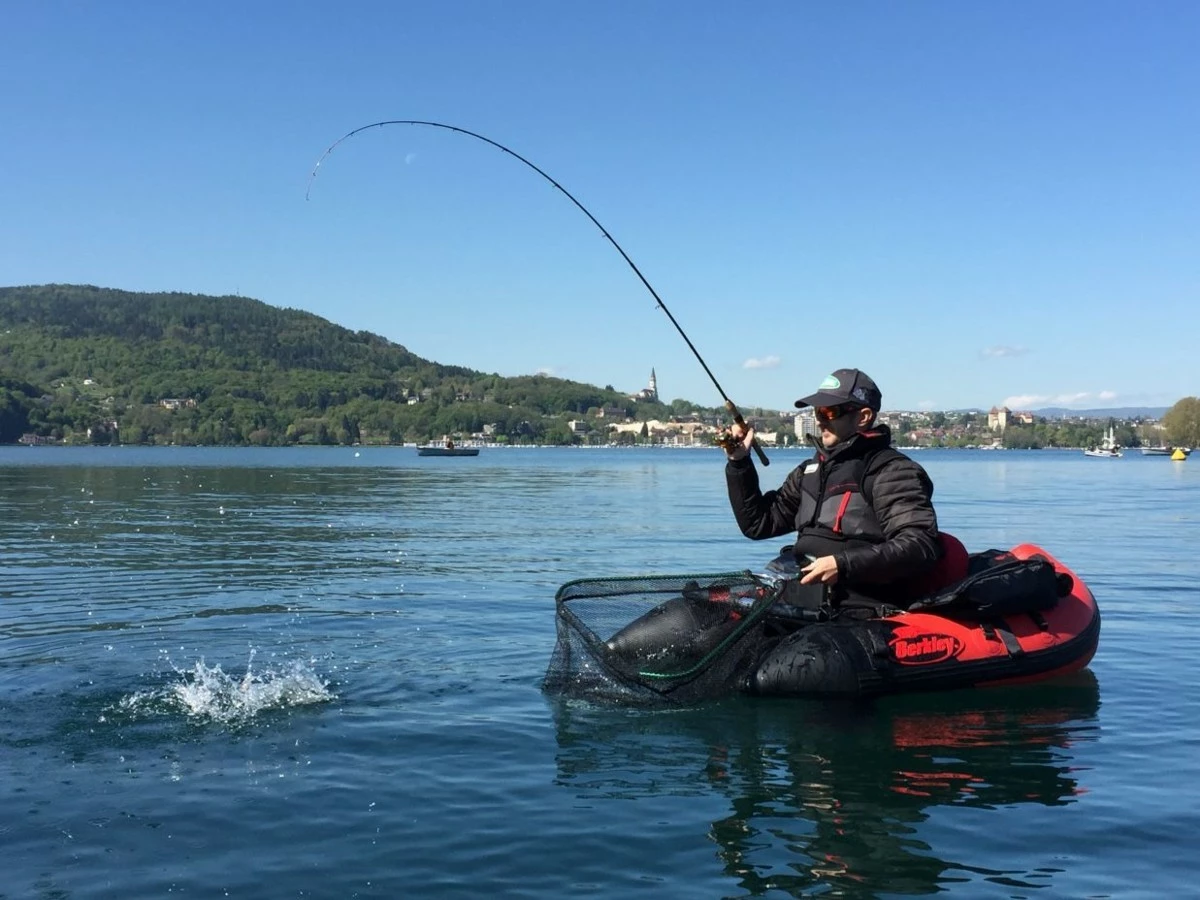 BERKLEY TEC BELLY BOAT RIPPLE XCD + Neoprén Prsačky ZDARMA!!