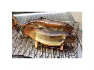 BRADLEY SMOKERS Dřevěný stojánek na uzení pstruhů